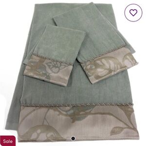 Paradisio By Shelly Kline Decorative 3 Piece Towel Set. Hand, Bath and Fingertip